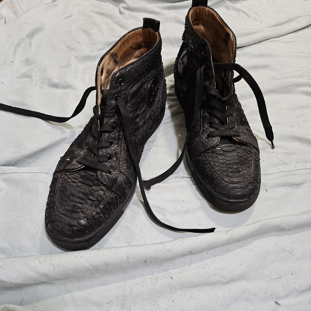 Christian Louboutin Black Python  Men's Oxfords.  Size 42.5